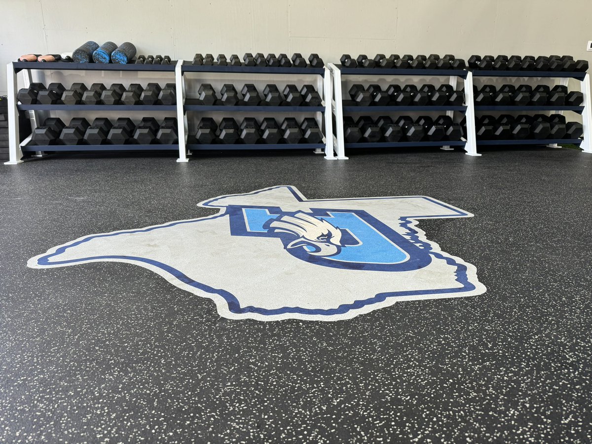 CoachT_Abbott's tweet photo. New dumbbells are IN! Bumpers coming soon.. #POPCS #UB4ME https://t.co/NJkAGsyXbU