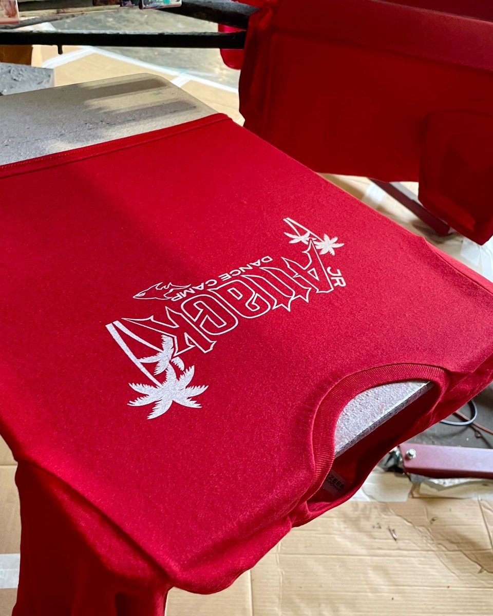 BakersSports's tweet image. #BakersMade camp shirts for the @jaxsharks #Attack Dance Team!❗💃

Love this #ScreenPrinted gear for our local #IFL organization!🦈

@IndoorFL

#MadeInTheUSA #Production #SportsApparel #DanceTeam #DanceApparel  #FootballSeason #ArenaFootball #Dance #Sports #IFL #TheIndoorWar