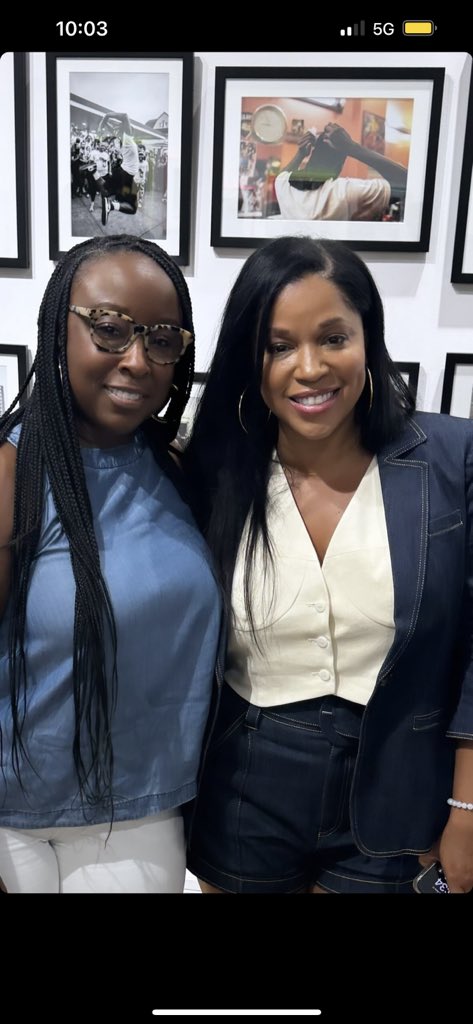 MashondaMedia's tweet photo. @MashondaLoyal with @CianaDoll 😍😍 #mashondatifrere #harlemgirls #melanin #melanated #brownskin #artgallery #artcurator #friendship https://t.co/mQ6AxNi5U8