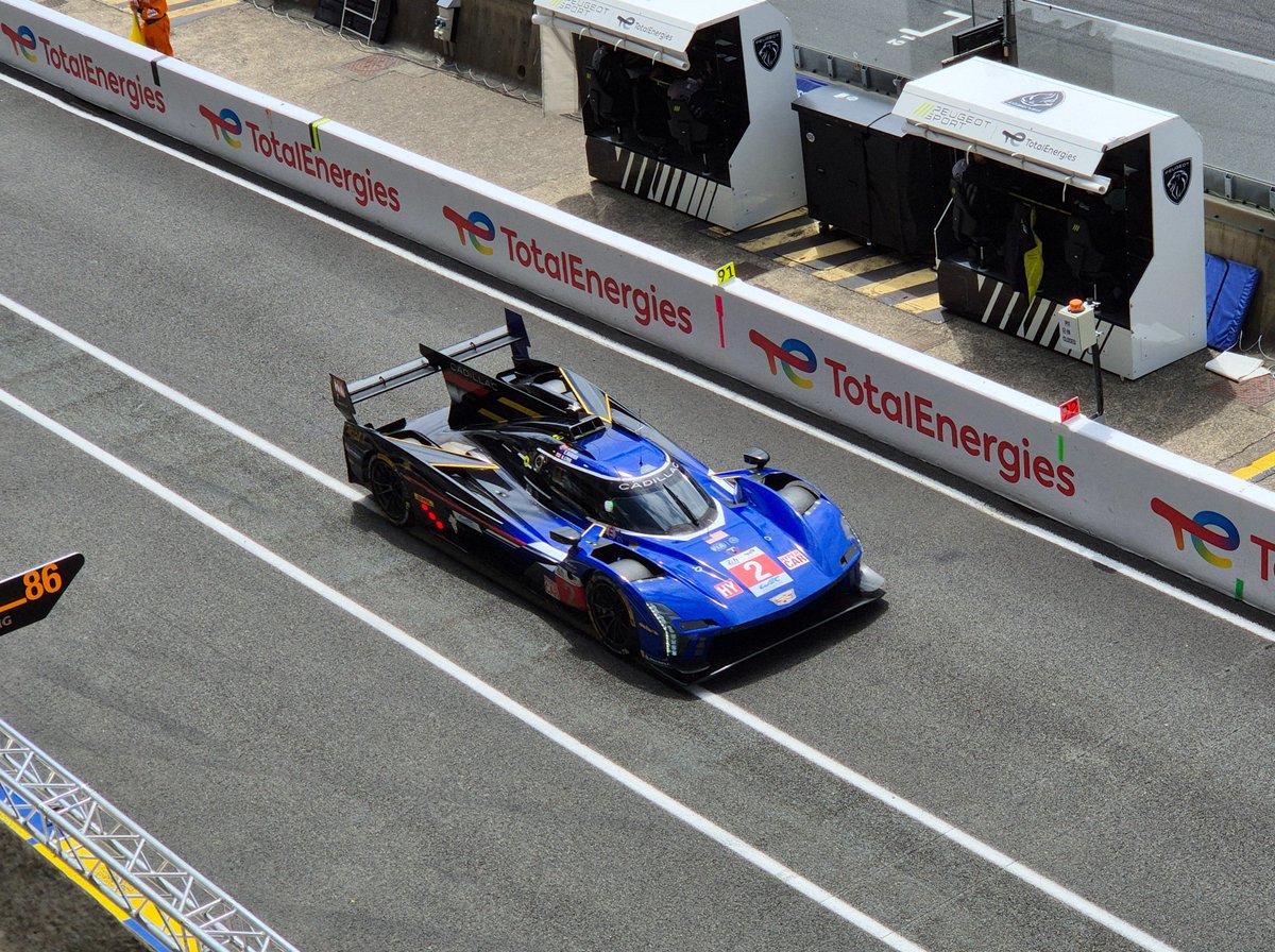 _Thums's tweet image. 🏎🏎🏎 
(ignorez mon talent minable en photographie)