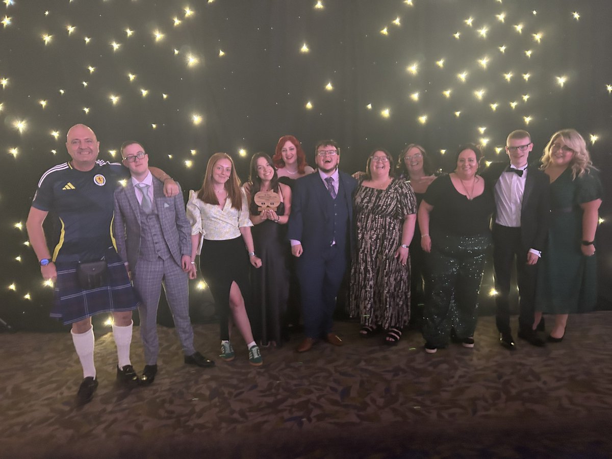 YouthComplex tweet media