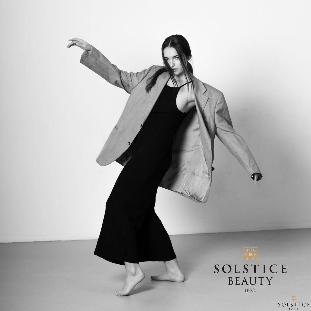 SolsticeImaging's tweet photo. #WeeklyWisdom 

"Clothes mean nothing until someone lives in them" - Marc Jacobs✨

Let us style you, so you can go on living your grand adventure looking fabulous. https://t.co/Be08hR7nfF