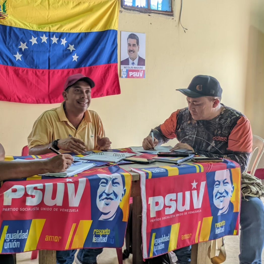 MunozPsuv's tweet photo. Reunión del PSUV en el Mcpio Muñoz con la participación del equipo Municipal y de la parroquia Mantecal para seguir garantizando la organización y la movilización de la maquinaria del @PartidoPSUV

@NicolasMaduro
@dcabellor 
@PSUVEnApure
@eduardopiate2

#NicoLeEchaPichón https://t.co/G63vsFo2yd