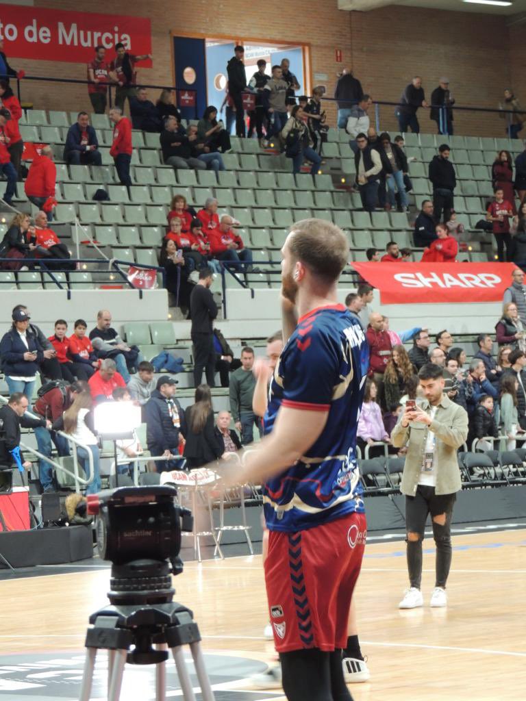 candeeeeeelfer's tweet photo. Puedo decir que estuve en el departamento de comunicación en el mejor año de la historia de @UCAMMurcia 
Sois increíbles!!
Enhorabuena por la temporada, os quiero mucho🫶🏽 https://t.co/OP6PSuL0r1