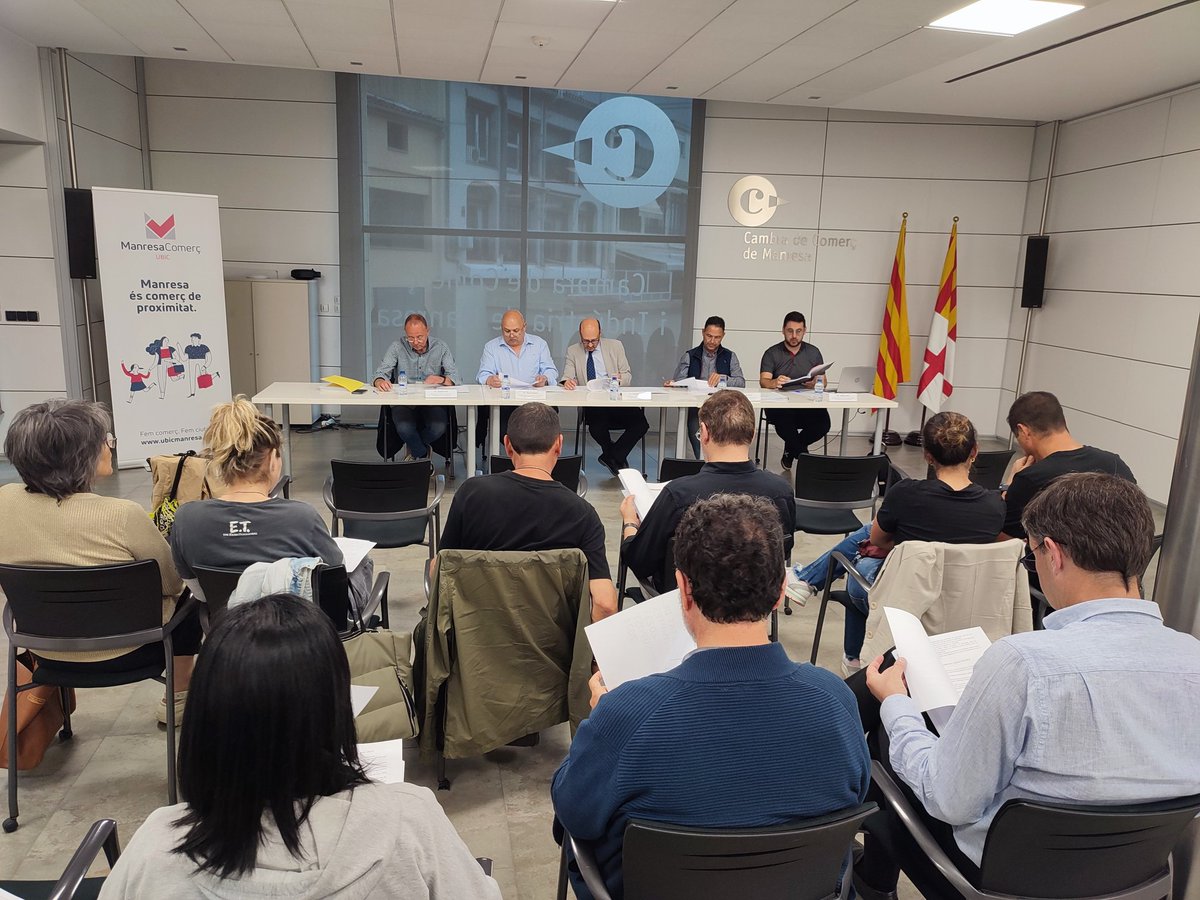 ubicmanresa's tweet photo. Avui, Assemblea General a la Sala Catalunya de la Cambra de comerç 🛍️
@ajmanresa @Cambramanresa @PIMEComerc #manresa #ubic https://t.co/ifbXYX21xY