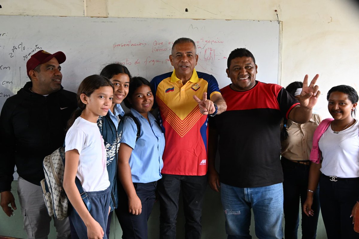 Buena agenda de trabajo estamos cumpliendo en CAICARA DEL ORINOCO. 
Sepa el pueblo de este Municipio Cedeño donde nunca la Revolución Bolivariana nunca ha perdido ni perderá que su protector <a href="/NicolasMaduro/">Nicolás Maduro</a> seguirá siendo el presidente de todos y todas los que amamos la Patria