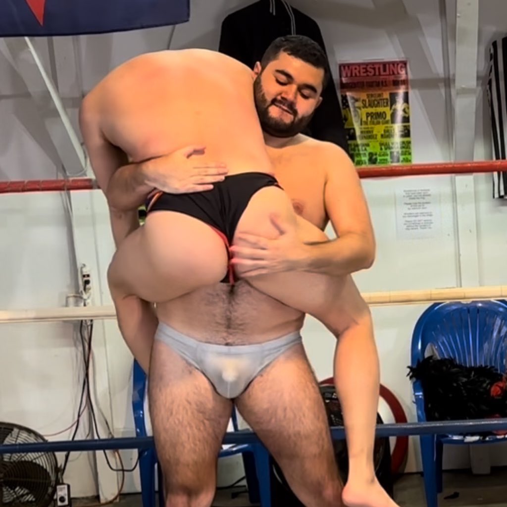 nerdito_osito's tweet photo. 🚨Newest match dropped!!🚨
It’s a little less rough and a little more sensual and sexy. Nothing like two jobbers going at it! 
Check it out it’s part of the charity sale where all the money earned this month is going to LGBTQIA+ charities!
Linked below! ⬇️ https://t.co/xUCLK1OigK