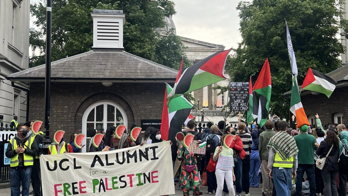 UCLAlumni4Pal's tweet photo. Thanks to everyone who joined the student and alumni rally from the SOAS Liberated Zone to the UCL encampment in support of the suspended student activists🇵🇸🍉
An attack on these students is an attack on all of us.
UCL and SOAS must lift the suspensions NOW.
#FreePalestine https://t.co/I1LKUZdppo
