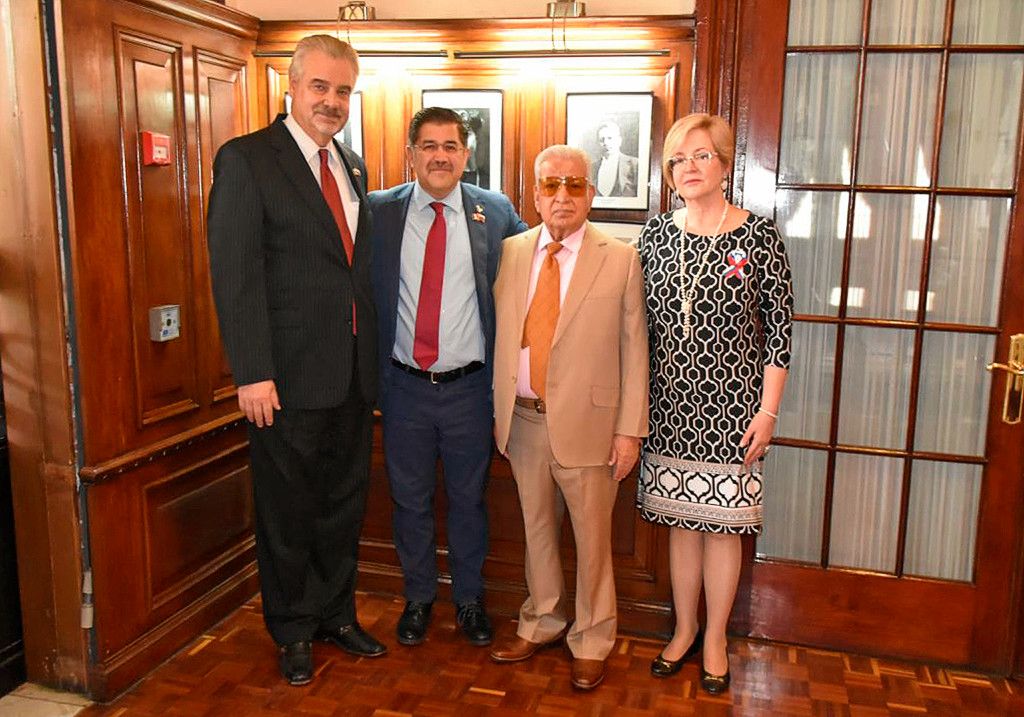 Agradezco la invitación y hospitalidad del Excmo. Sr. Nikolay V. Sofinskiy, embajador de la Federación Rusa en México y de su esposa, la Sra. Irina V. Sofinskaya, durante las celebraciones por el “Día Nacional de Rusia”, conmemorado con un acto solemne el día de ayer, y en el que