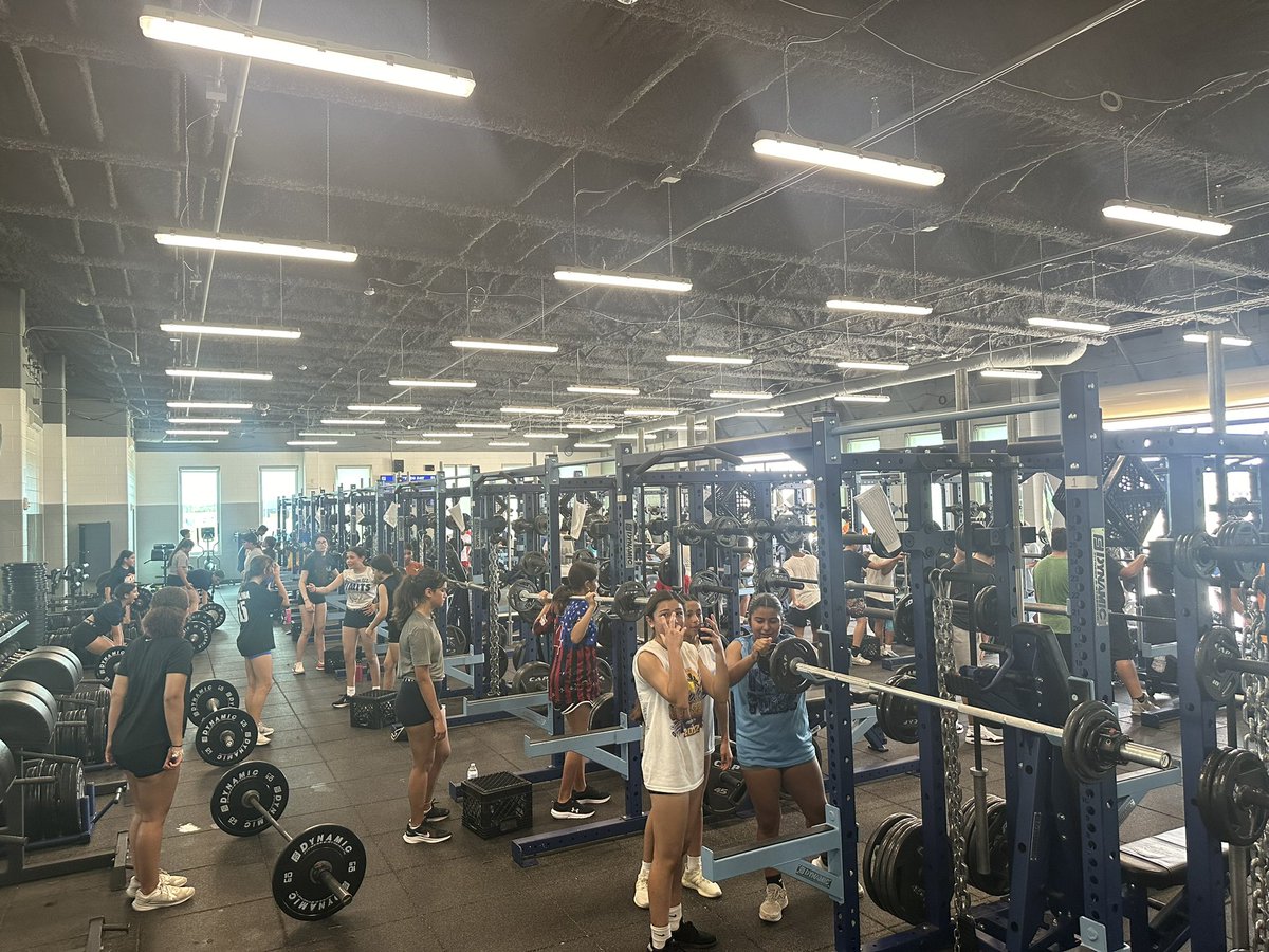 First three days of T.A.C. have been fire🔥.  250+ student athletes every day, buying in.
#TPND
#Buyin
<a href="/CoachGarcia_51/">Tommy Garcia</a> <a href="/CNeatherlin/">Cal Neatherlin</a> 
<a href="/Arredondo_CHS/">Robert M. Arredondo</a> 
<a href="/CoachOrtiz2707/">Coach Ortiz</a> 
<a href="/TheProgramCTFB/">Carroll Football 🐅</a>