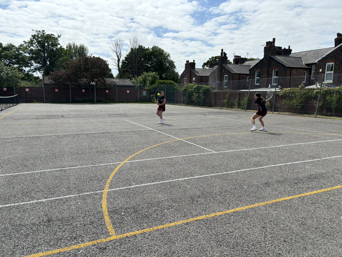 Girlsā PE Dept at Bolton School (@bsgdsport) on Twitter photo TENNIS
Our under 13 tennis players were also in action this afternoon for their semi-finals of the LTA schools competition. Some lovely tennis on display š¾
Congratulations to <a href="/MerchantTaylors/">Merchant Taylors'</a> who progress to the finals!
Thank you for the hospitalityš
#BSSport
#BSGDYear7 TENNIS
Our under 13 tennis players were also in action this afternoon for their semi-finals of the LTA schools competition. Some lovely tennis on display š¾
Congratulations to <a href="/MerchantTaylors/">Merchant Taylors'</a> who progress to the finals!
Thank you for the hospitalityš
#BSSport
#BSGDYear7