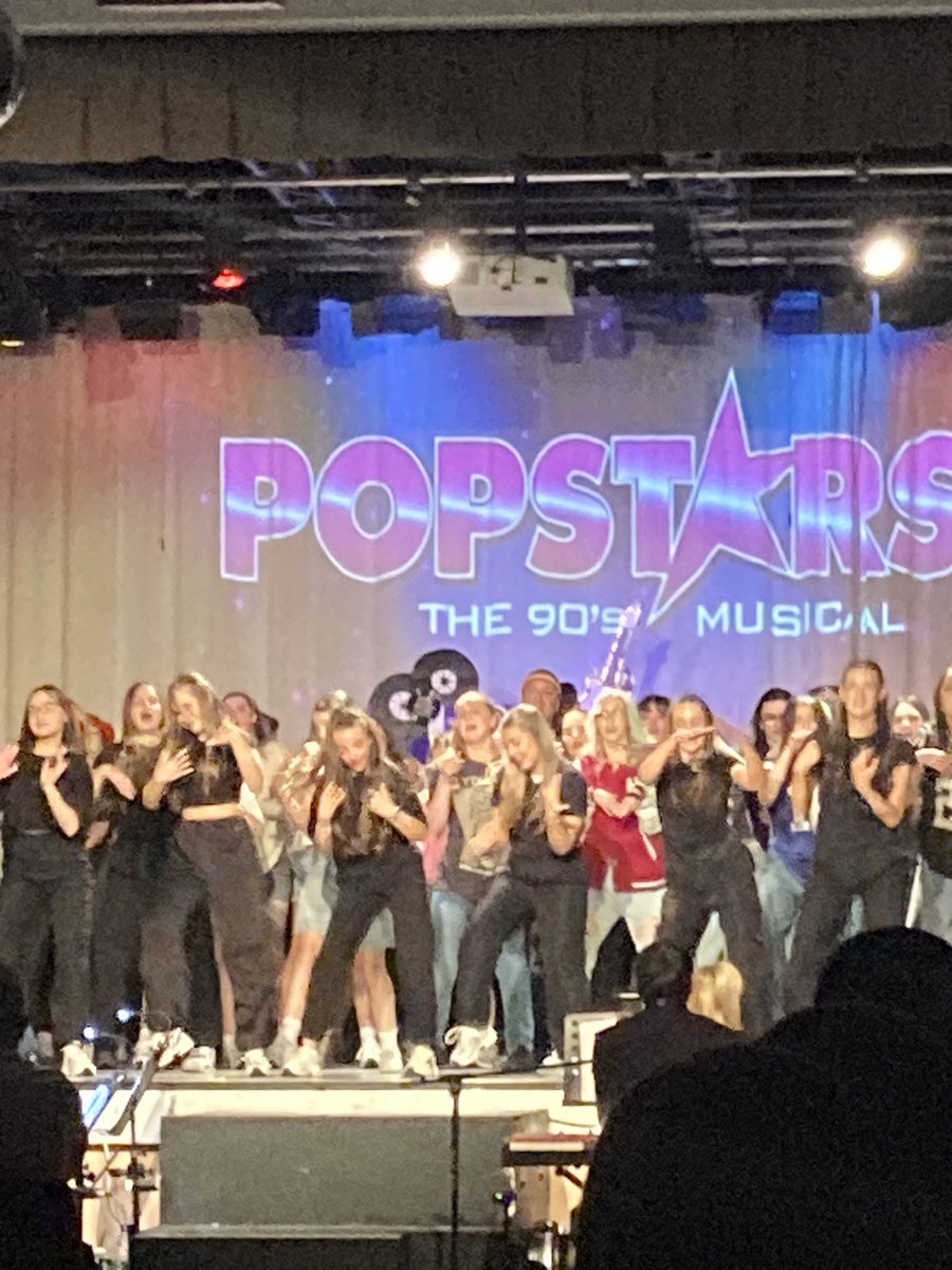 StAmbroseSci's tweet image. OMG!!!! What a show!!! Well done 👏 so proud of you all got to love seeing scientists up on stage! Amazing work by everyone! #FAITH #AMBEES  #SCHOOLShow #PopStars #RelivingMyYouth