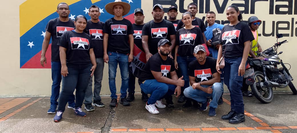 Con alegría y entusiasmo <a href="/MRT_ApureRebeld/">TUPAMARO Oficial APURE</a> acompañó a nuestro Gallo Pinto, a nuestro candidato de la patria, el candidato de la paz <a href="/NicolasMaduro/">Nicolás Maduro</a>.
Y los TUPAMARO donde están?
Apoyando a Nicolás!