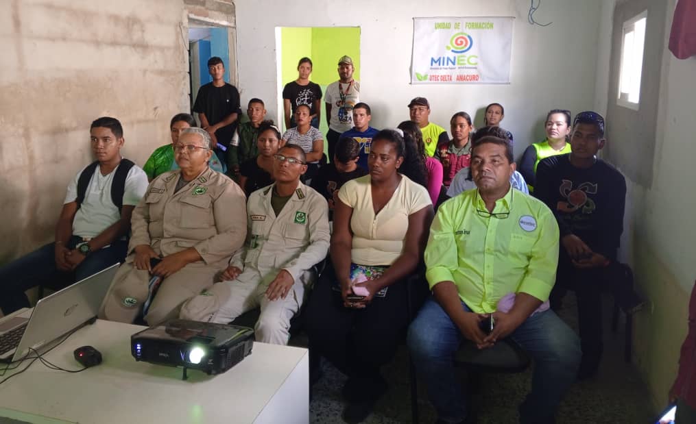 ven911delta's tweet photo. ¡VENEZUELA TIERRA HERMOSA!

Gracias al Compromiso del Presidente Nicolás Maduro Moros en defender el Medio Ambiente, participamos en un cine foro sobre el Cambio Climático
#CreemosEnNuestraGente
@nicolasmaduro
@lizetadelta @remigioceballos @Oficial_VEN911 
@dicurualberth https://t.co/tYqJvRRWQs