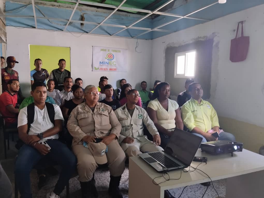 ven911delta's tweet photo. ¡VENEZUELA TIERRA HERMOSA!

Gracias al Compromiso del Presidente Nicolás Maduro Moros en defender el Medio Ambiente, participamos en un cine foro sobre el Cambio Climático
#CreemosEnNuestraGente
@nicolasmaduro
@lizetadelta @remigioceballos @Oficial_VEN911 
@dicurualberth https://t.co/tYqJvRRWQs