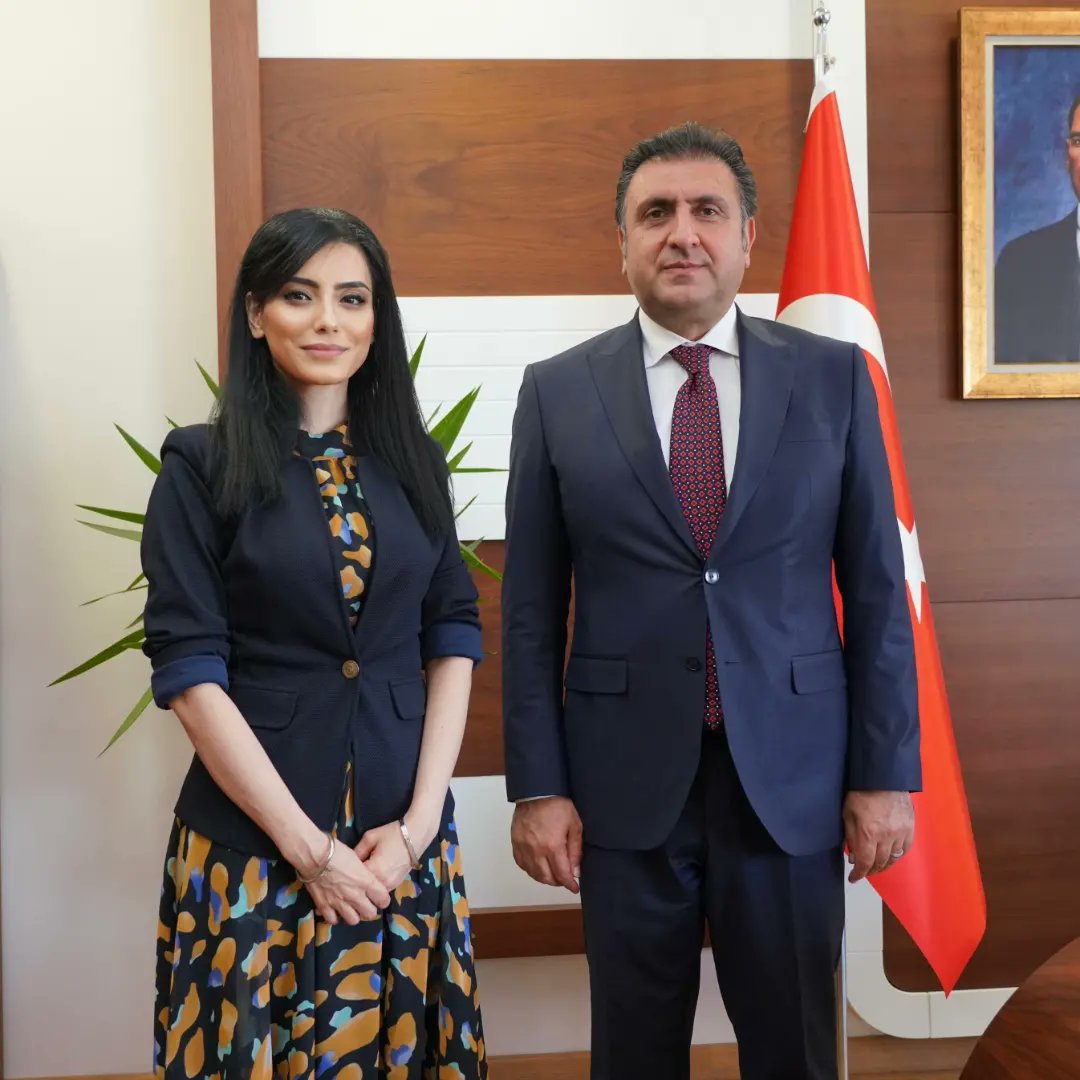 ZeynepErcysToz's tweet photo. İl Milli Eğitim müdürümüz Sayın Doç.Dr.Murat Mücahit Yentür bugün makamında kabul ettiler Britanya Sheinspires Rising Star kategori finalisti olma sevincimi paylaştıkları için kendilerine teşekkür ediyorum.
@istanbulilmem
@mucahityentur
@esenyurtmem
@TayfunOzyolcu
@esenyurtbilsem https://t.co/59ImnseArH