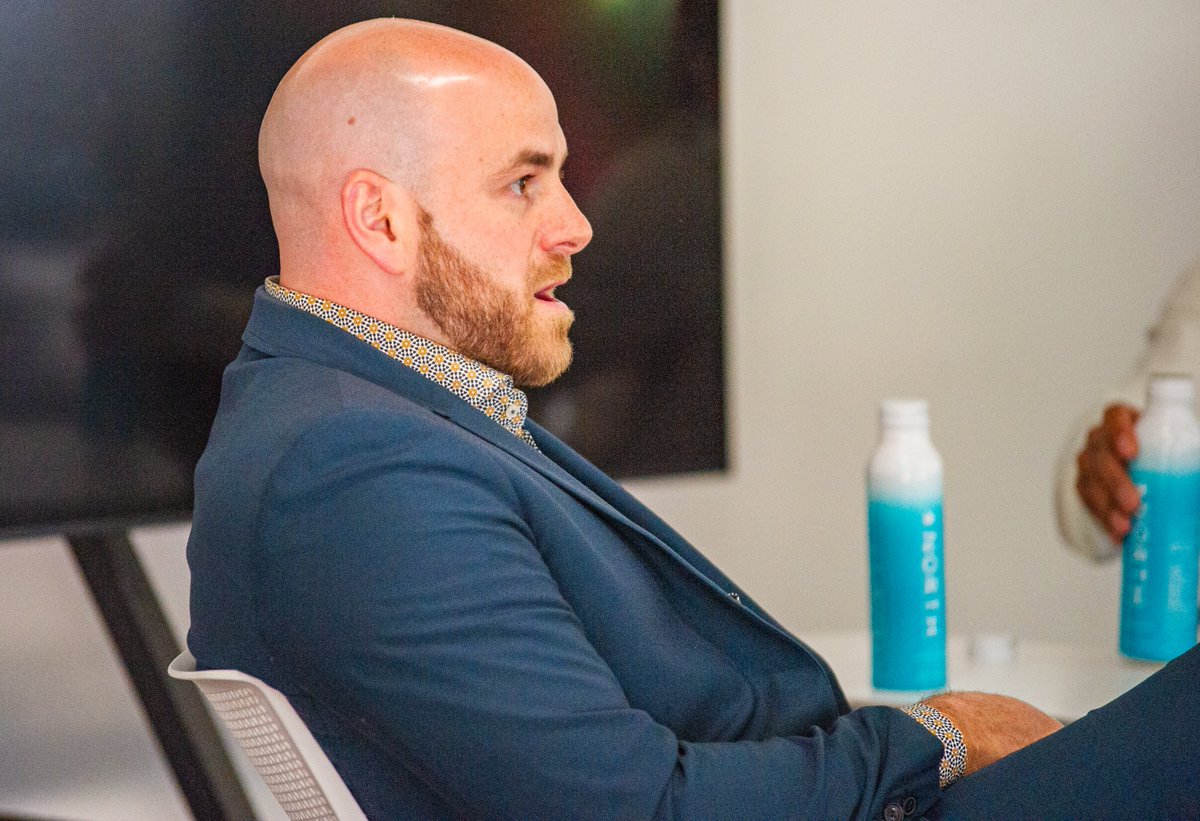 meshcon's tweet photo. @AdobeCanada Though AI is changing the fundamental delivery of customer experience (CX), you still need to understand your customer first and then provide them with AI support options they are comfortable with and want, says Vecchiarelli from clearmotive #meshcon https://t.co/oKRej2URfe