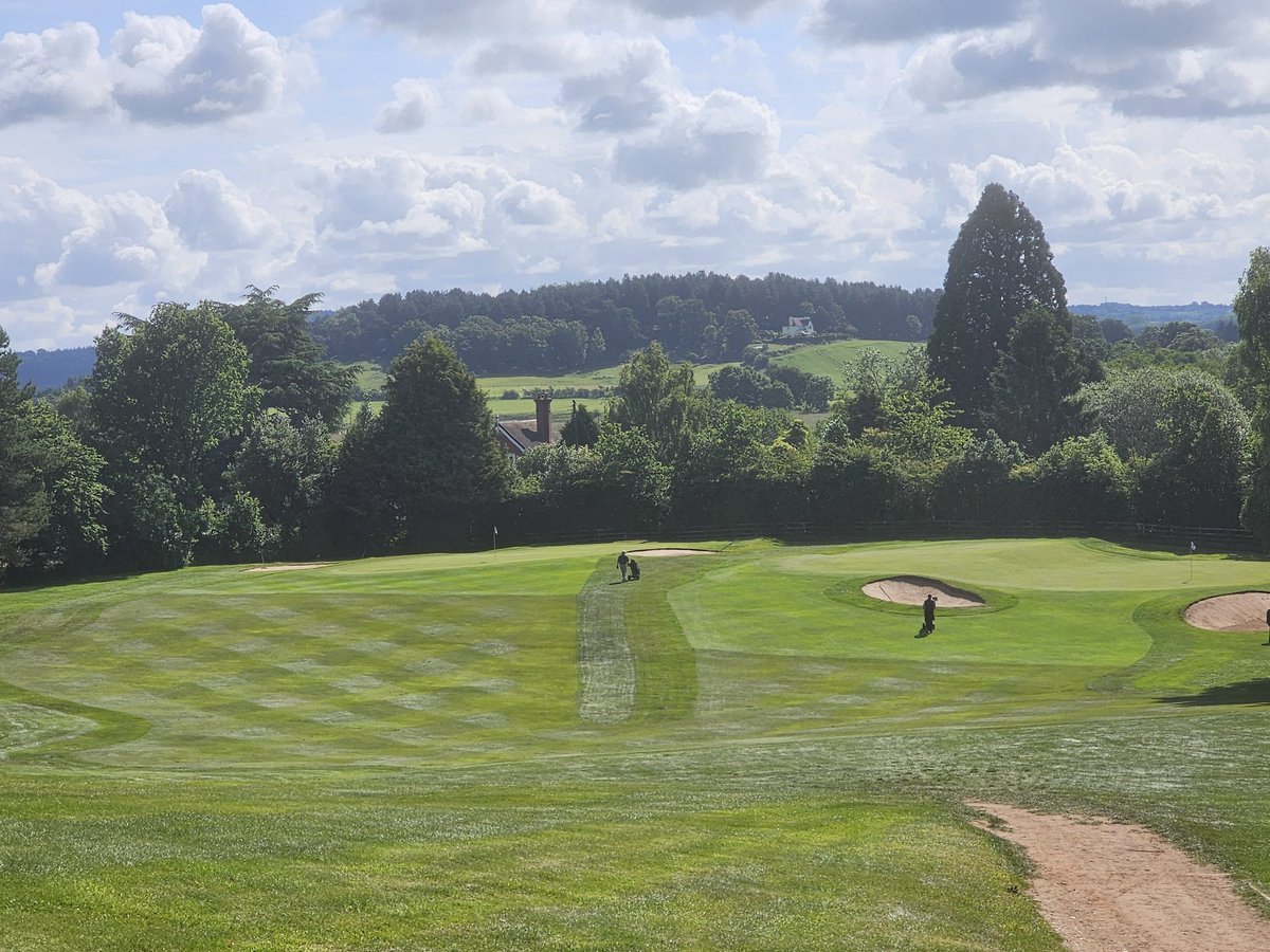 w83mulrooney's tweet photo. Nice to get out and play the course @CandBGolfClub this afternoon for the Captains Invitation, team was brilliant and won with a gross 65 ⛳️ 🏌️‍♂️ https://t.co/02JajQ3OEY
