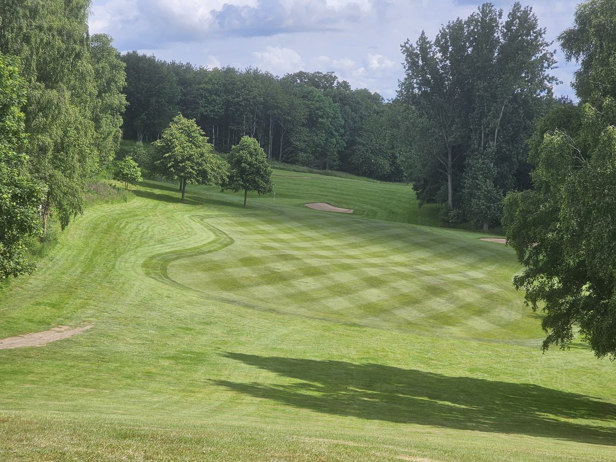 w83mulrooney's tweet photo. Nice to get out and play the course @CandBGolfClub this afternoon for the Captains Invitation, team was brilliant and won with a gross 65 ⛳️ 🏌️‍♂️ https://t.co/02JajQ3OEY