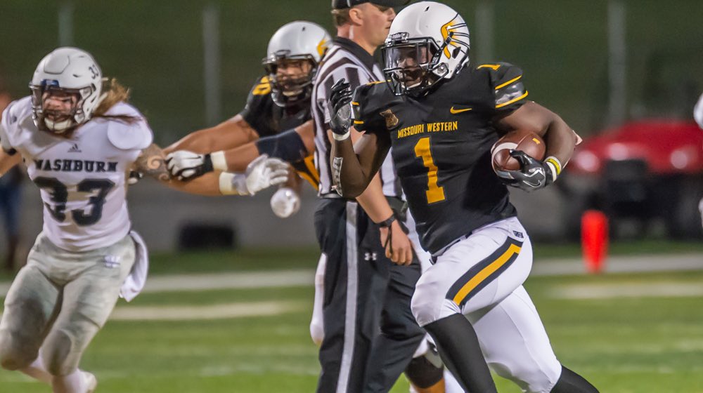 #AGTG After another amazing conversation with <a href="/abellboys/">Aaron Bell</a> I am grateful to receive my 3rd offer from <a href="/MWSU_Football/">Missouri Western Football</a> 

<a href="/Coach_Perkins/">Matt Perkins</a> <a href="/CoachAHarrell11/">Coach Alex Harrell</a> <a href="/CoachStehle_/">Coach Chris Stehle</a> <a href="/JPRockMO/">JP Rock</a>