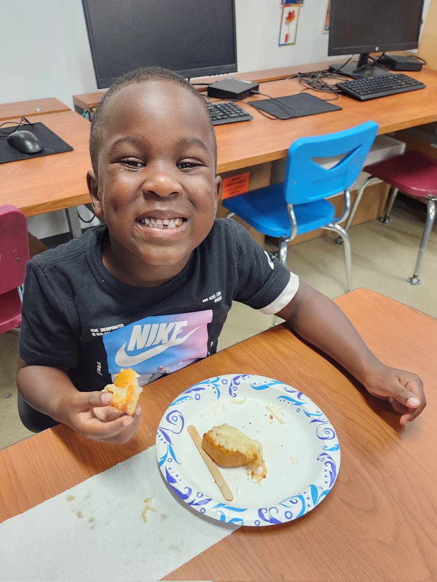 Yolanda Stockdale tweet media