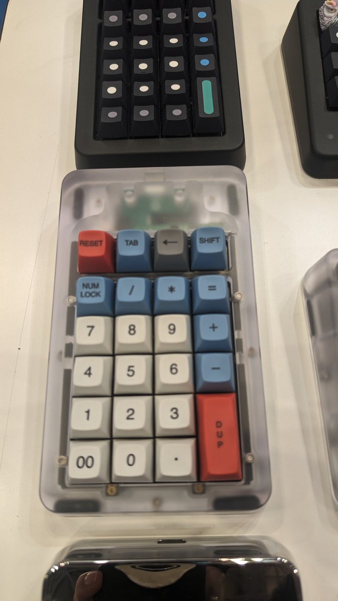 eegozilla_eg's tweet photo. 昨日の写真⑤
・Heavy Grail - Ghost-of-Christmas-Future Edition
・Norbaforce Data Pad - FROSTED POLYCARBONATE
#heavygrail #norbaforce #datapad #norbauer #HHKB #interop #jag https://t.co/M0iNHiSEhp