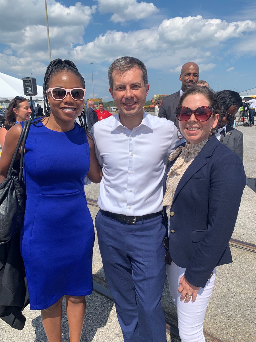 Call_Me_Dutch's tweet image. This afternoon, #TeamDutch’s Danielle joined @SecretaryPete &amp;amp; @BaltCoExec at the @portofbalt. Less than 100 days after the Key Bridge collapse, the port is fully operational. Thank you to @POTUS, @GovWesMoore, @USACEBaltimore &amp;amp; many others for their help in reopening Baltimore!
