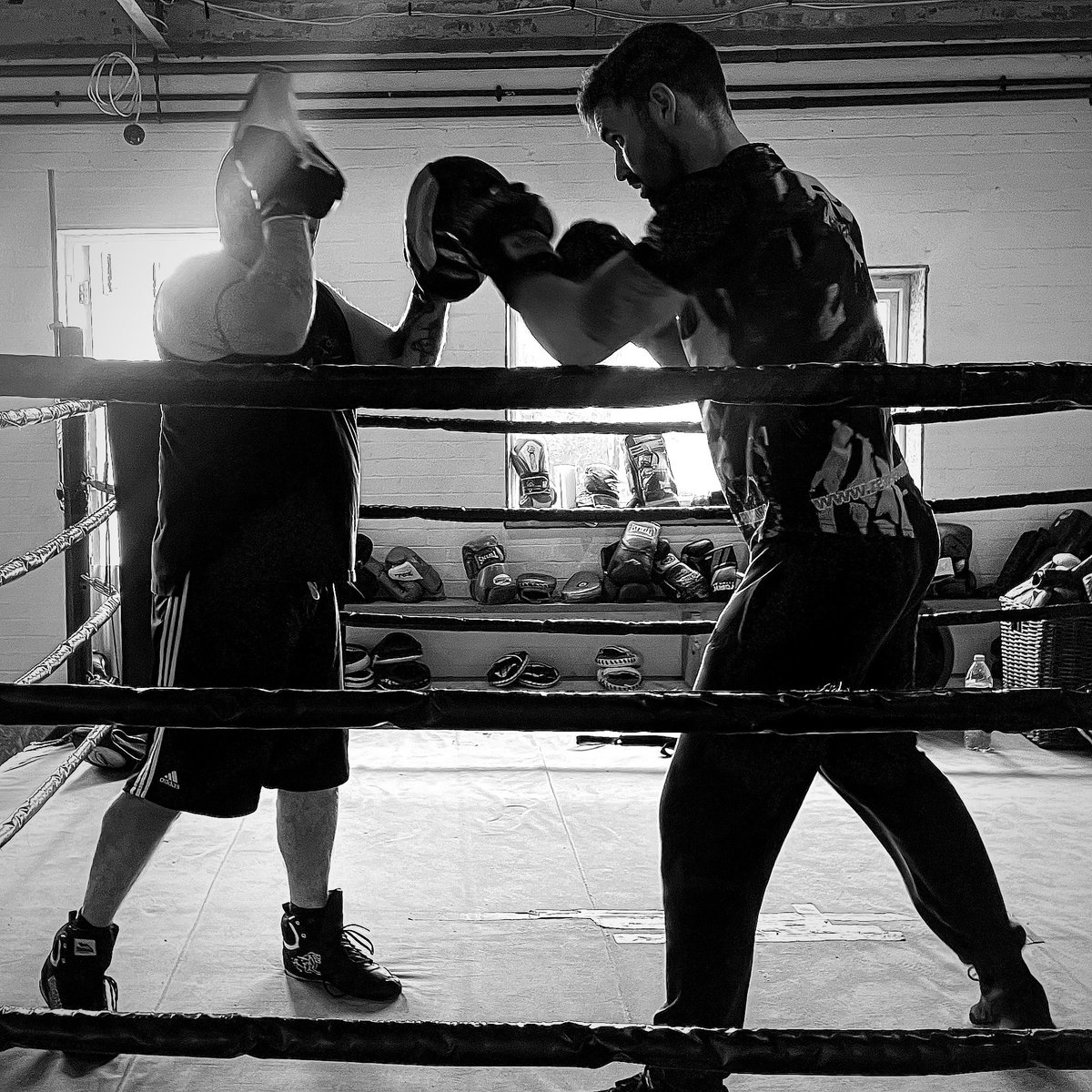 Primal_studio's tweet photo. Ben and Bruce putting the graft in at this evenings Primal boxing class ๐ช๐ฅโ๏ธ
#meltonmowbray
Melton Mowbray
Melton Mowbray boxing
#boxing
#boxingphotos
#boxingpics
#Leicestershire https://t.co/8oSqZ0nNCo
