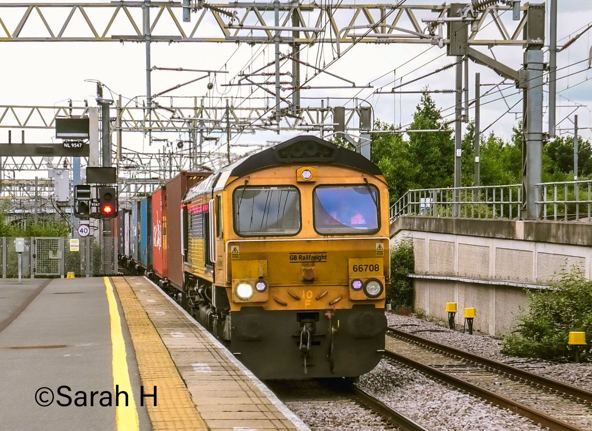 SydneyBridgeTMD's tweet image. A few shots from filming yesterday at Nuneaton and Tamworth 11/6/24 📸 #Class66 #Class43 #Class221 #Class37 #RailwayPhotography #TrainPhotography #Nuneaton #Tamworth #GBRf #NetworkRail #DB #CrossCountry #ROG