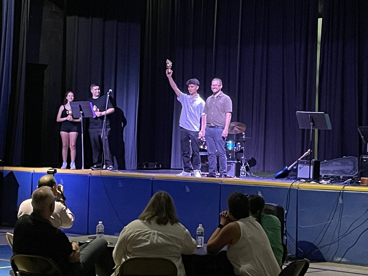 MrKevinBarnes3's tweet photo. RMC students are finally  back on the stage showcasing their talent at #artsnight https://t.co/hTmWBCbLCI