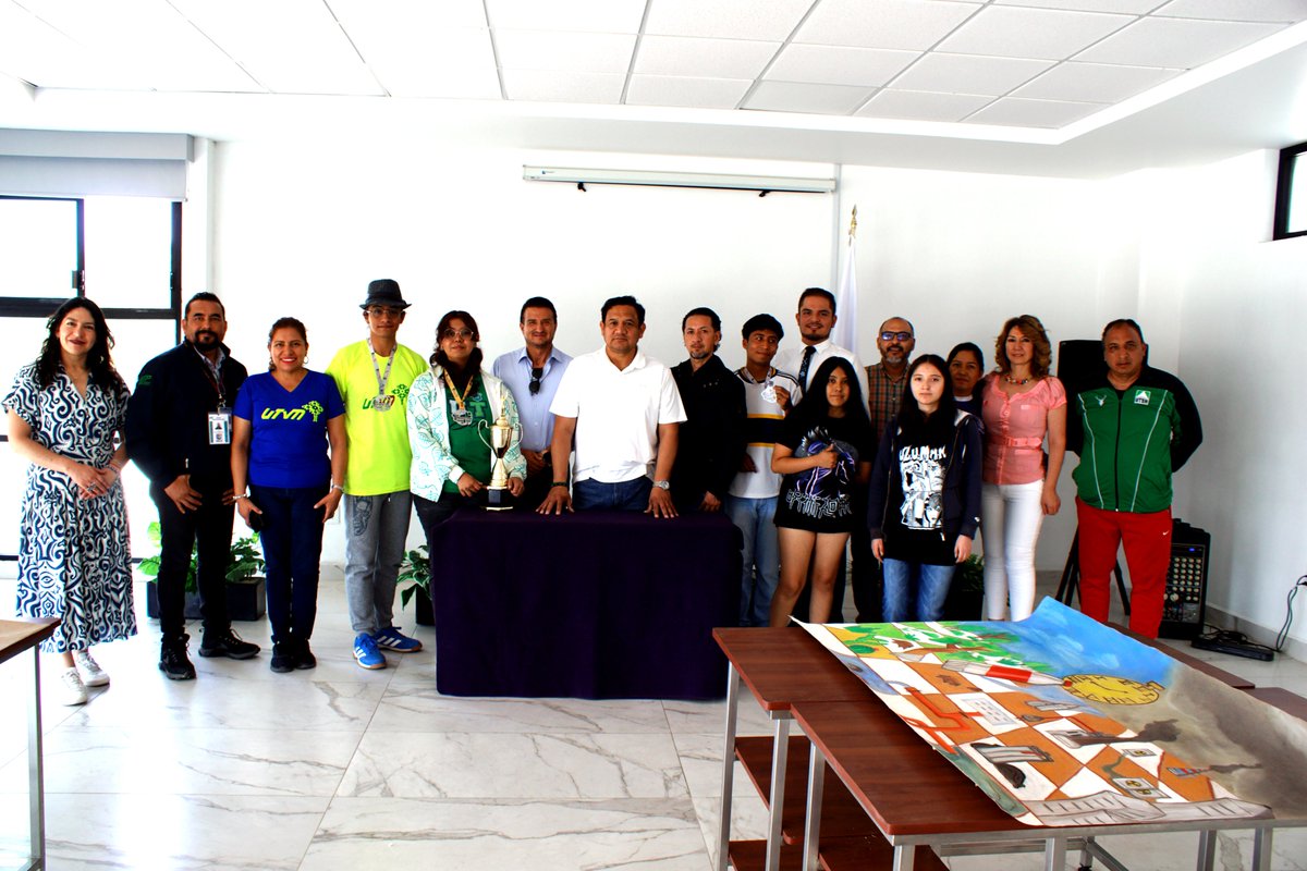 UPPachuca's tweet photo. UPP fue sede del concurso de murales con gis, organizado en el marco del Primer Encuentro Regional, Deportivo y Cultural 

Celebramos la creatividad e ingenio de las y los participantes, quienes expresaron su preocupación e interés para atender los problemas de contaminación. https://t.co/W7ckquK1kq