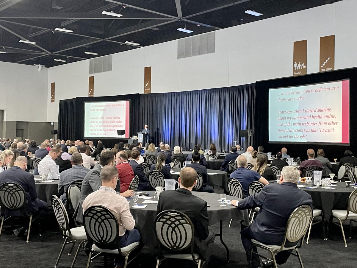 BestAuction tweet media