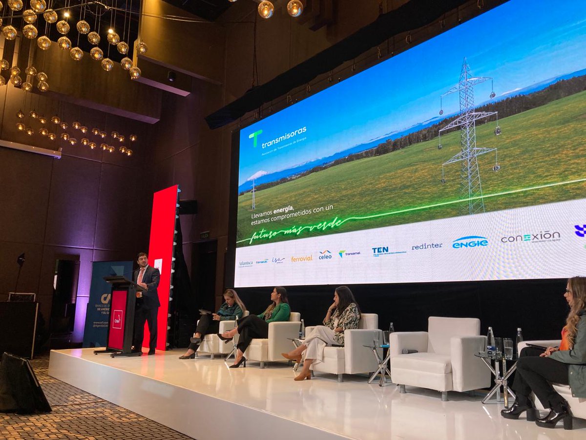 transmisoras's tweet photo. Desde Colombia e invitados por @ProChile, participamos en "Chile Summit Colombia 2024: Servicios que marcan tendencias" donde formamos parte del foro sobre experiencias del sector energético chileno y realizamos una presentación sobre la expansión de la infraestructura energética https://t.co/KKs7yMCFtE