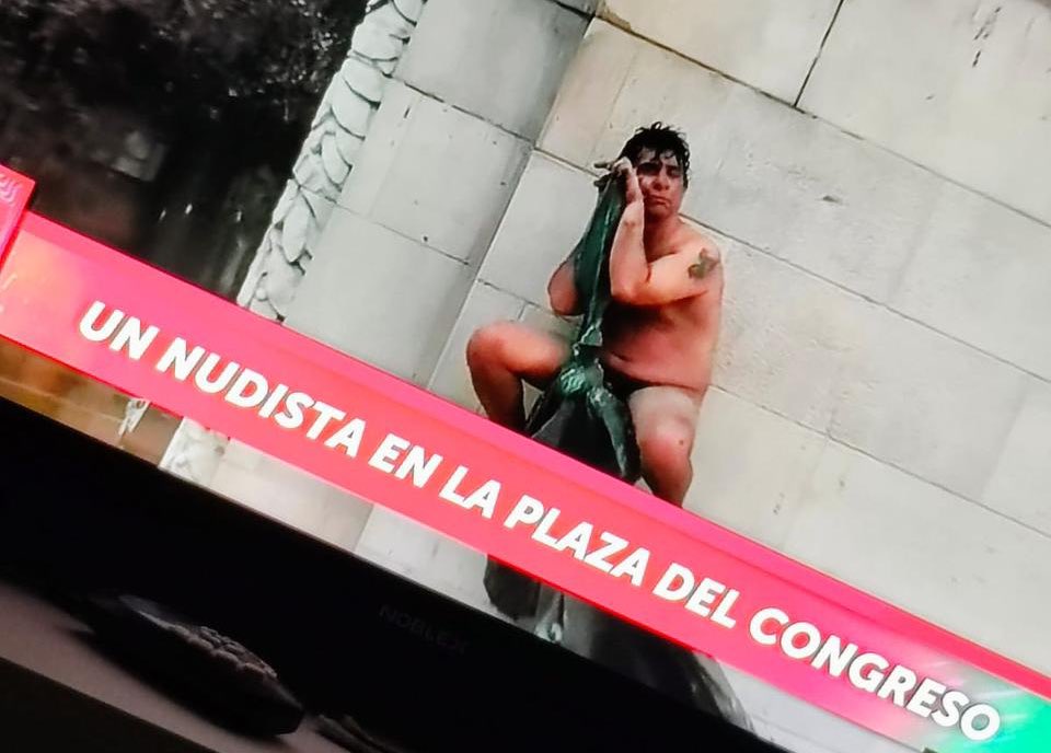 Los kukas: “Milei es un enfermo mental”

Ellos: