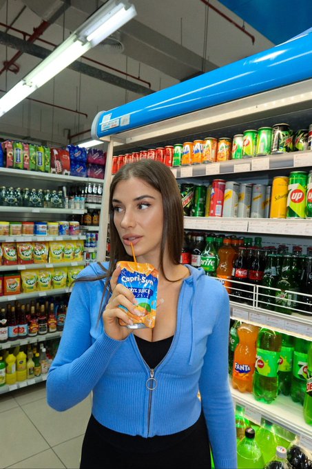 Juicy🧃 https://t.co/JysrBccIMg