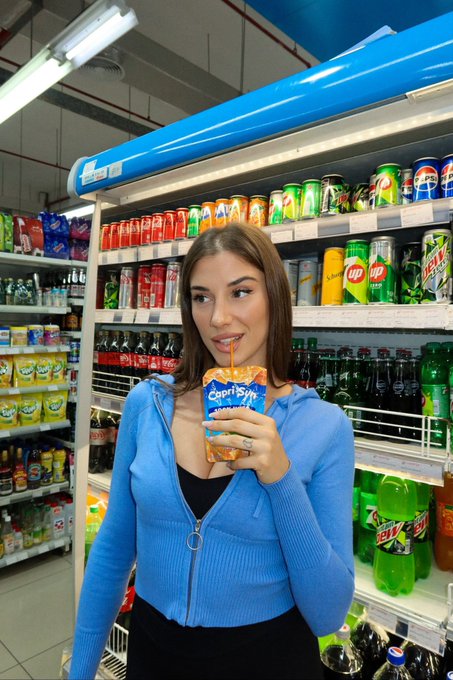 Juicy🧃 https://t.co/JysrBccIMg