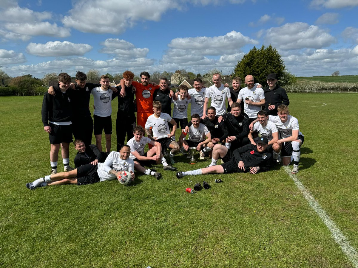 🖤Friendlies Wanted🤍

We are looking to secure some friendlies before the start of next season. 

Get in touch to secure dates starting from the 14th July⚽️