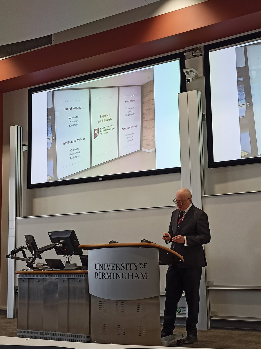 seb_math_bio's tweet photo. A thought-provoking series of #TenTalks from Prof Marika Taylor, @alanmcn1 and @UoBSchool Headteacher Colin Townsend ๐ญ lucky to have such great science communicators at @unibirmingham to learn from ๐ข https://t.co/cE0ObGVsje