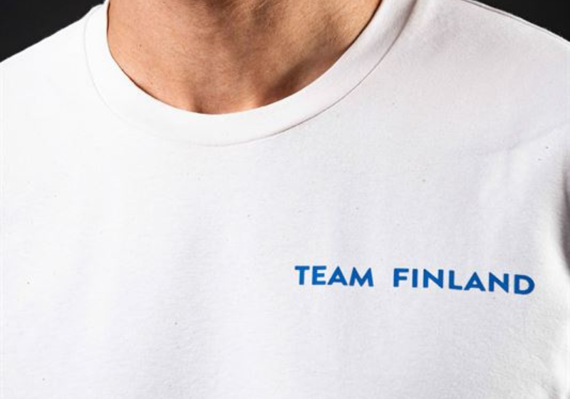 goodnewsfinland's tweet photo. Sportswear brand Rukka has released a new t-shirt made with wood-based @SpinnovaPlc fibres.
The t-shirt is part of Rukka’s 2024 Olympic collection.
➡️ https://t.co/3frSNNrER9
#goodnewsfromfinland #finland #spinnova #woodbased #fibre #rukka #finnish #sportswear https://t.co/LDkWrN42Lw