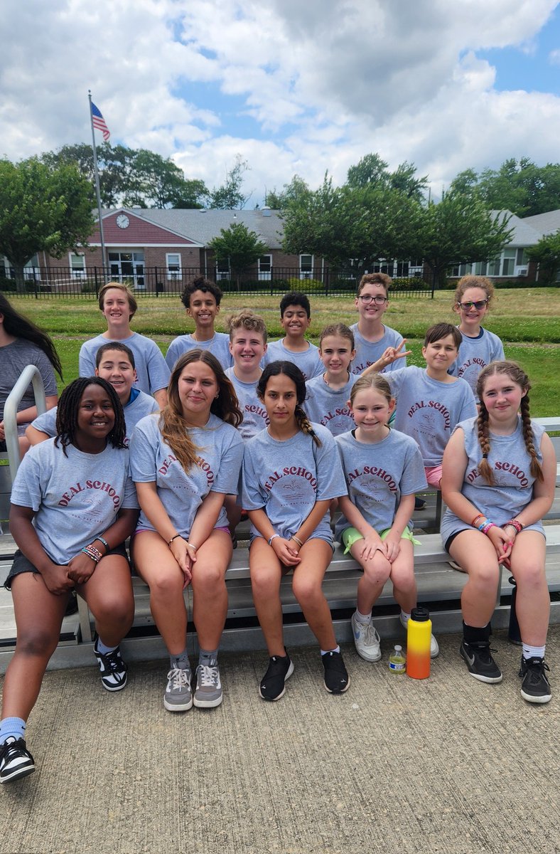 Quackenbushmath's tweet photo. Fun Day 2024 in the books! Such a beautiful day &amp; got to spend it with the 7th grade class. Kona Ice (thanks PTO), water balloons, &amp; winning tug of war, just to name a few highlights! Everyone had a great day!
@dealschool https://t.co/RBLFVNja4e