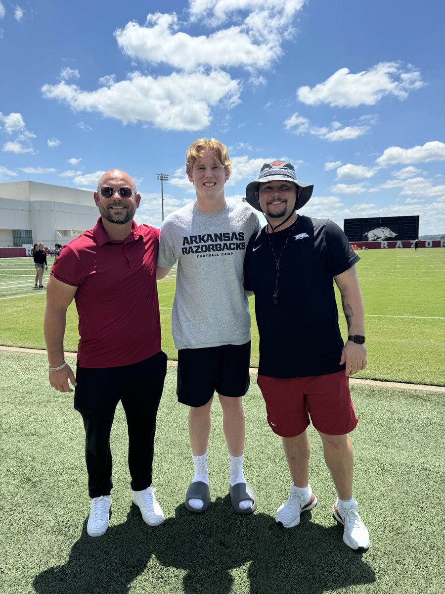 chasecurrenqb's tweet image. After a great camp I am blessed to receive an offer from the University of Arkansas. Thank you to Coach Sam Pittman, Coach Bobby Petrino, Coach Miles Fishback and everyone else on the Razorbacks staff. #gohogs 🐗
@FootballCrespi @Throw_2_Win @GregBiggins @adamgorney @BlairAngulo