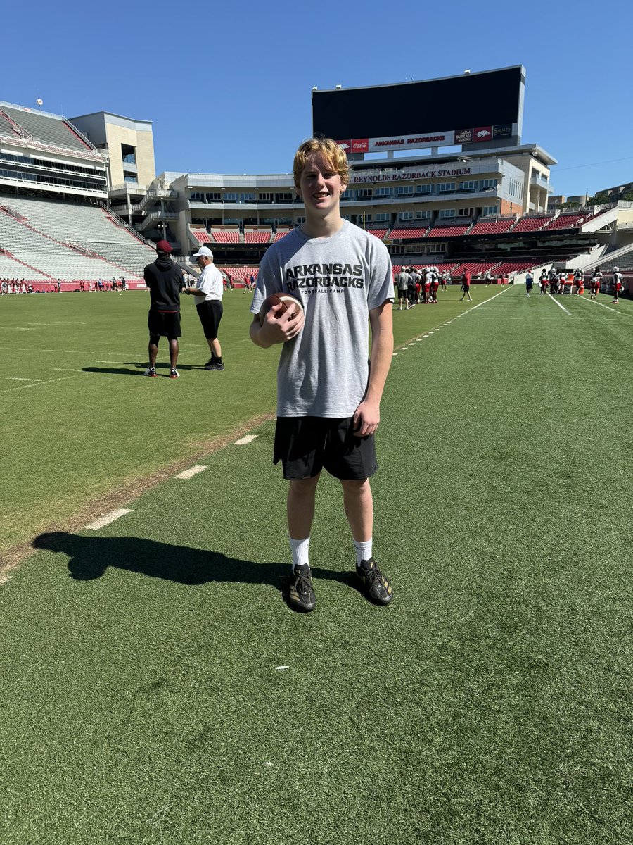 chasecurrenqb's tweet image. After a great camp I am blessed to receive an offer from the University of Arkansas. Thank you to Coach Sam Pittman, Coach Bobby Petrino, Coach Miles Fishback and everyone else on the Razorbacks staff. #gohogs 🐗
@FootballCrespi @Throw_2_Win @GregBiggins @adamgorney @BlairAngulo