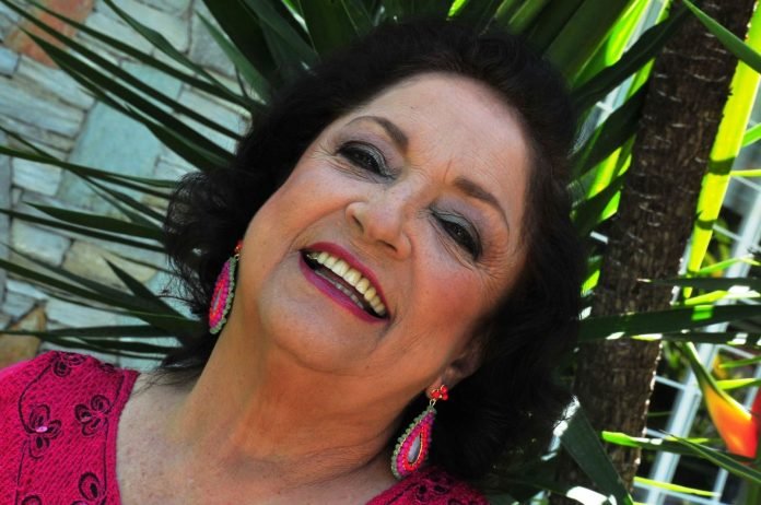 NotiExpressColo's tweet photo. New post (Rosa Virginia Chacín, la voz más dulce en concierto) has been published on NotiExpressColor - https://t.co/FJ10sFQovC https://t.co/AaT2RJRxgW