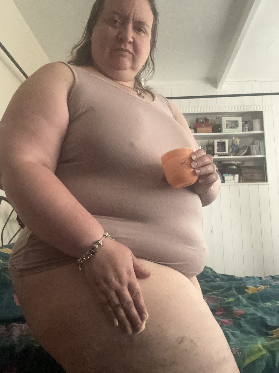 foxglove6979's tweet photo. GRWM For another day working from home. 
.
.
.
.
.
#fatbelly #fatlover #bbw #ssbbw #bigbelly #belly #bigbeautifulwomen #chubbylover #fatadmirerer #fatass #fatboobs #fatgirl #bbwgoddess #bbwmodel #bbwadmirer #fatkink #fatfetish https://t.co/VP5Mnf25sm