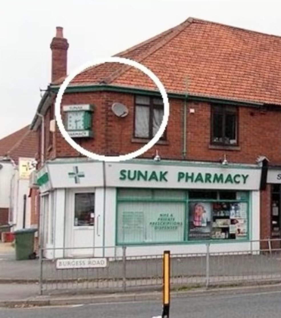 Hey <a href="/10DowningStreet/">UK Prime Minister</a>  do you have sky?  Wanna check before I ask <a href="/RishiSunak/">Rishi Sunak</a>