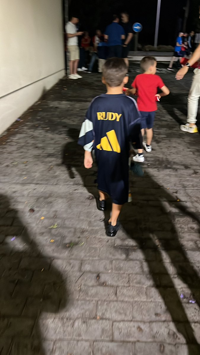 Nico Almagro (@nicoalmagro) on Twitter photo Los pequeños detalles marcan diferencias y el ser humano con pequeñas cosas que hacen muy feliz,lo de <a href="/rudy5fernandez/">Rudy Fernandez</a> con mi hijo hoy es impagable!!! Gracias Leyenda!!! A disfrutar de tu nueva etapa y a seguir consiguiendo más triunfos fuera de la cancha!! Los pequeños detalles marcan diferencias y el ser humano con pequeñas cosas que hacen muy feliz,lo de <a href="/rudy5fernandez/">Rudy Fernandez</a> con mi hijo hoy es impagable!!! Gracias Leyenda!!! A disfrutar de tu nueva etapa y a seguir consiguiendo más triunfos fuera de la cancha!!
