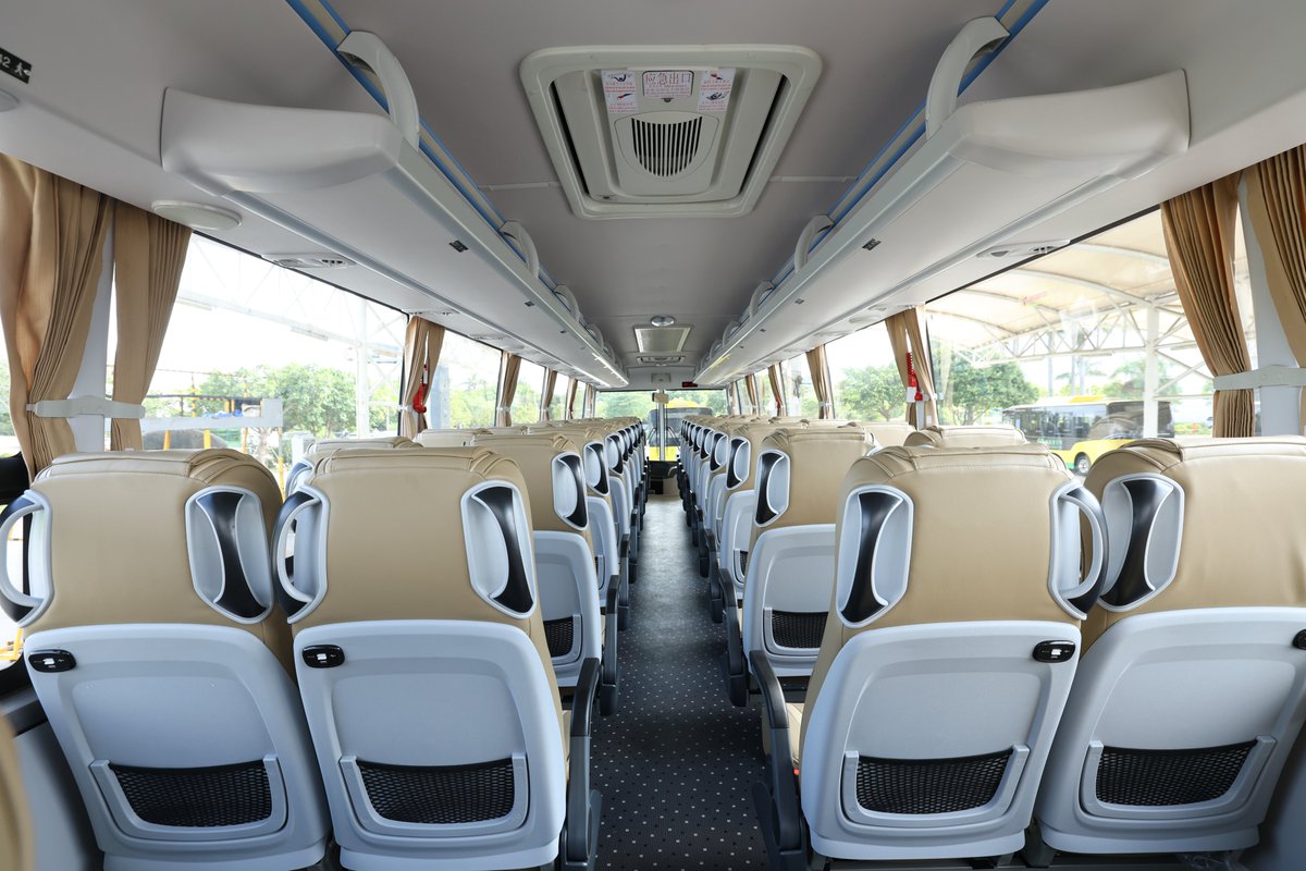 Bus Transporte Ejecutivo 11 m. Lujoso y Moderno.

Asientos: Máx: 52. Estándar: 45 + 1 + 1
Motor Cummins, 6 cil.
Caja Automática
Asientos reclinables, cinturón de seguridad 3 puntos.
A/C