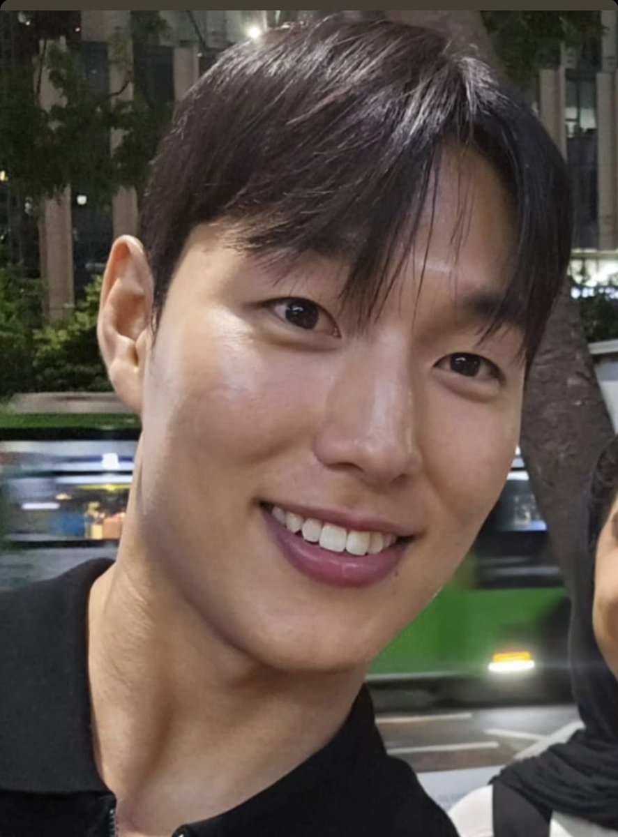 Pls someone help me find this guy!! I can’t remember his name!! (It’s a celeb) #kpop #kshow #kdrama «#HelpUsFind