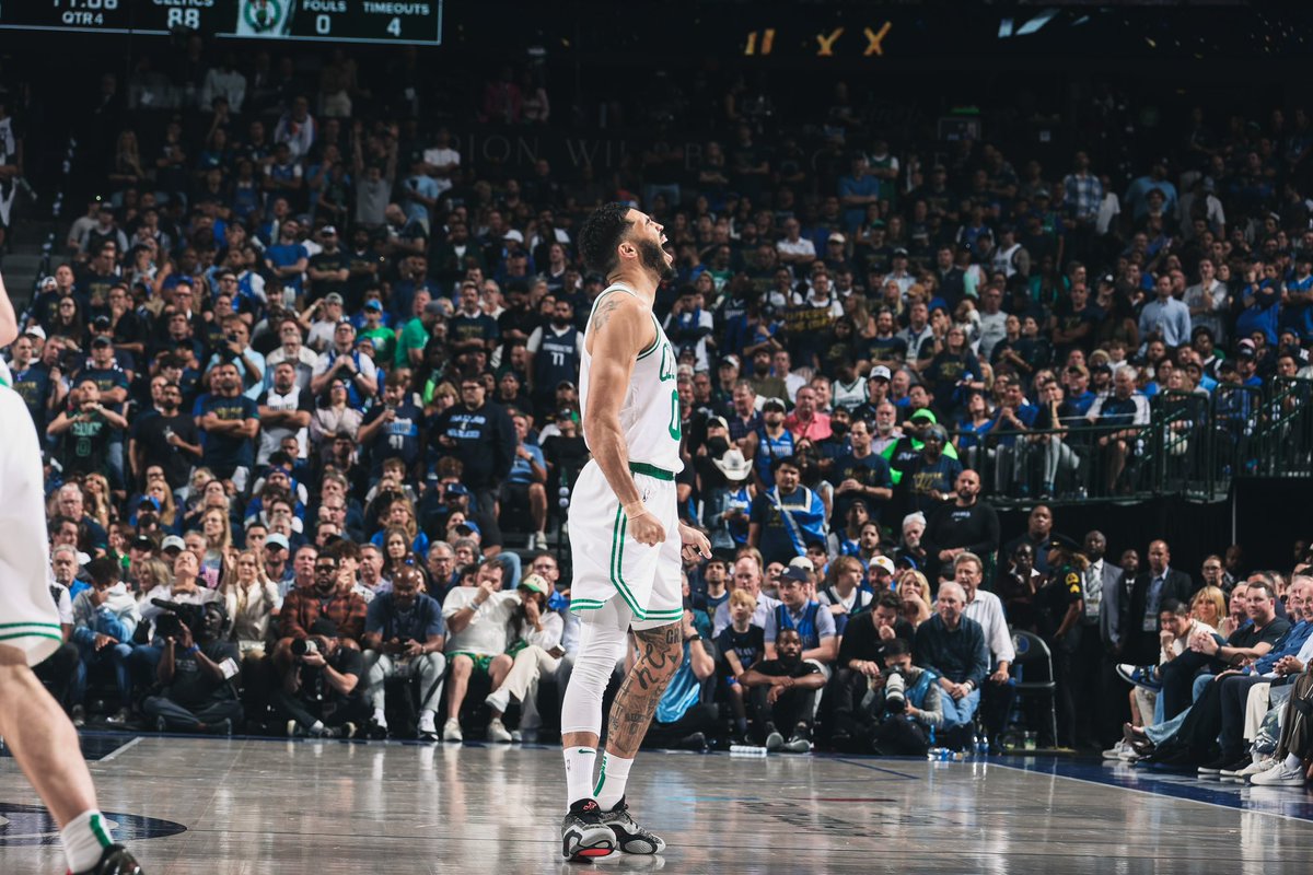 NBAdoPovo's tweet photo. ACABOU 

O BOSTON CELTICS ESTÁ APENAS A UMA VITÓRIA DO SEU 18° TÍTULO https://t.co/NMfwqmp6mv