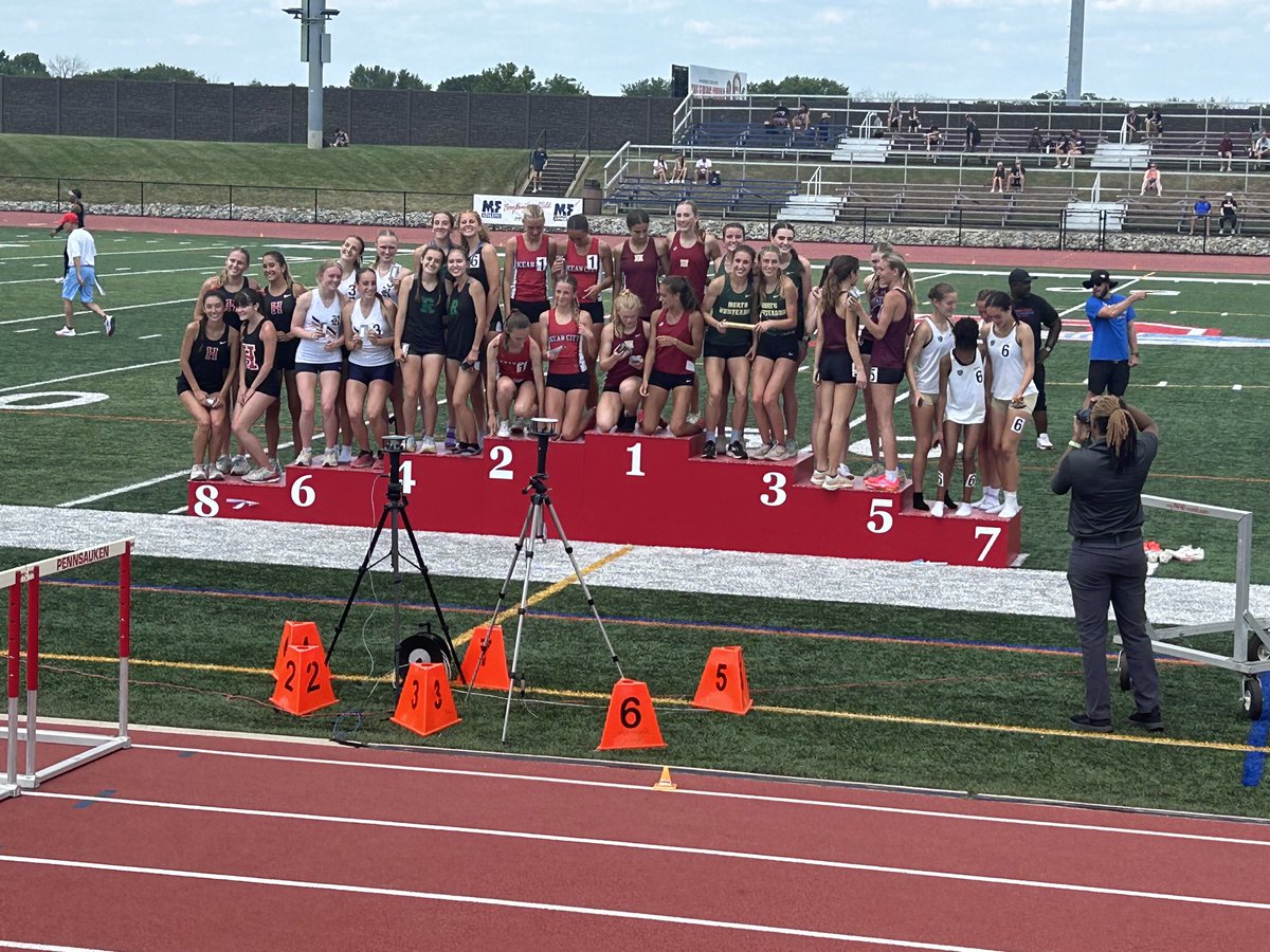 North Girls Running tweet media